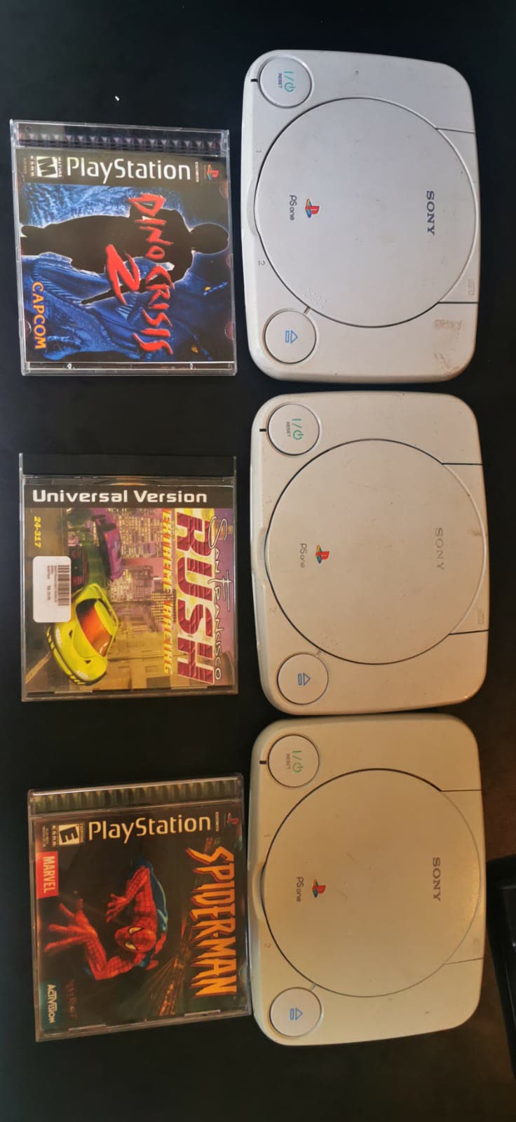 PlayStation 1 com 1 controle, fonte, cabo AV e 1 jogo